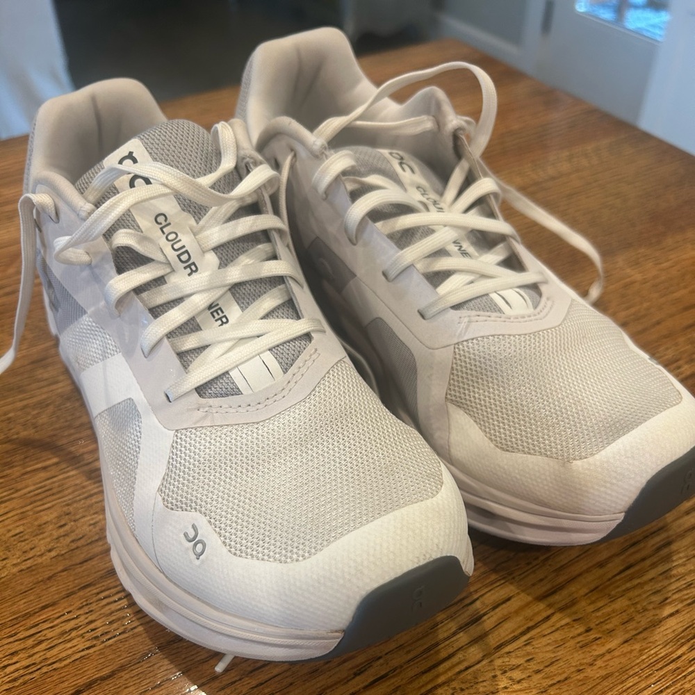On Running Cloudrunner Shoes, 7.5